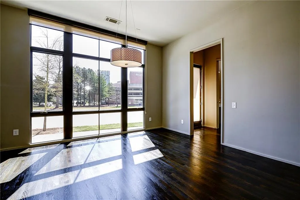 3 bed, 3.5 bath, 3500 sqft, $8,000 — Photo 3