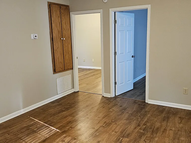 122 Wedgewood Dr #9 — Photo 2
