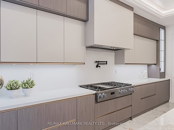 20th image of 58 Sumner Heights Dr