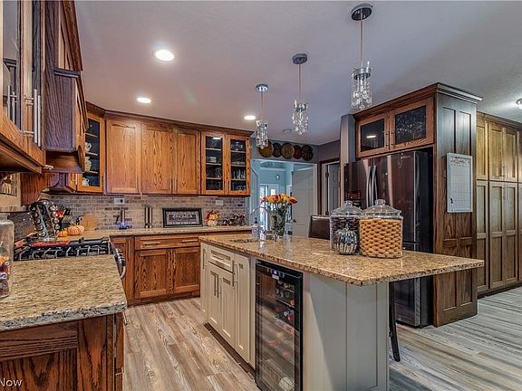 3rd image of 4031 Wintergreen Dr