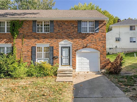 2nd image of 7107 NW Chapel Woods Ln