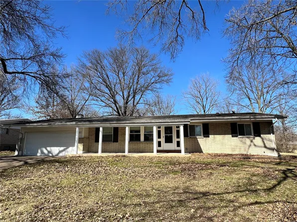 1517 Crossett Dr, Saint Louis, MO 63138