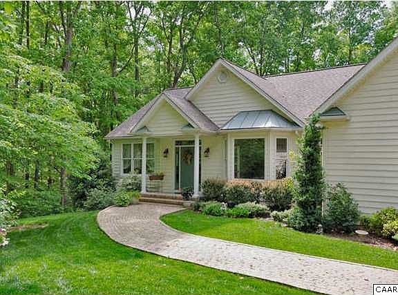 3rd image of 489 Richardson Dr