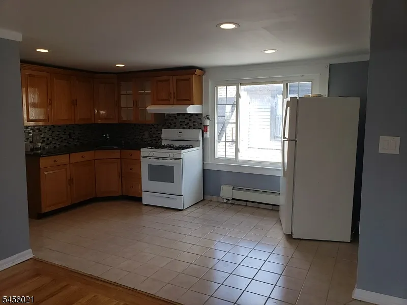 2 bed, 1.0 bath, $2,000 — Photo 4