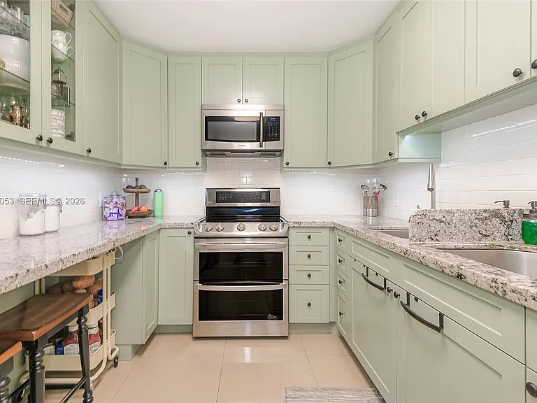5750 Collins Ave #3J — Photo 1