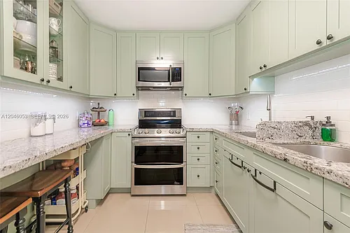 5750 Collins Ave Photo 1