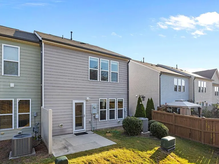 1049 Laceflower Dr — Photo 26