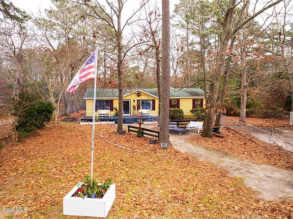 3rd image of 559 Grandy Road