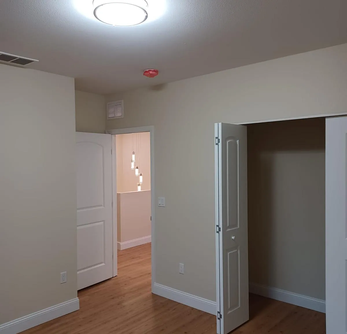 3 bed, 2.5 bath, 1835 sqft, $2,995 — Photo 1