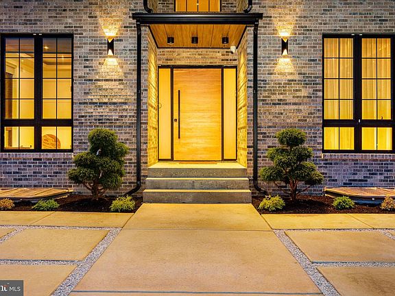 3rd image of 9739 Krewstown 0 Rd