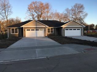 206 S H St, Indianola, IA 50125