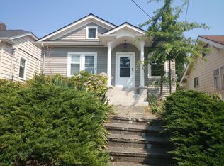 6710 Fauntleroy Way SW, Seattle, WA 98136