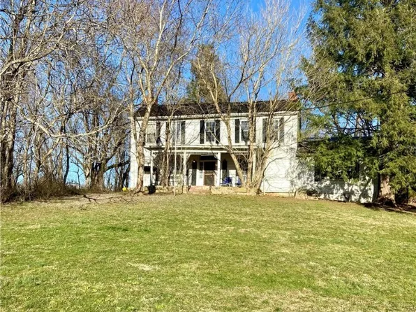 4196 Newark Rd, Elizabeth, WV 26143