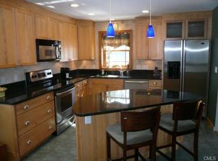 80 Saddleview Rd, Fairfield, CT 06825