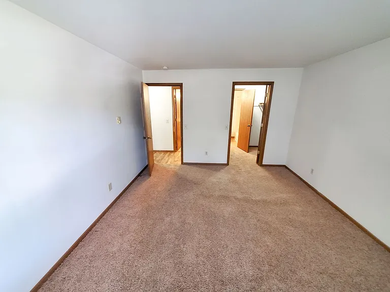 Orchard Village Apartments — Photo 29