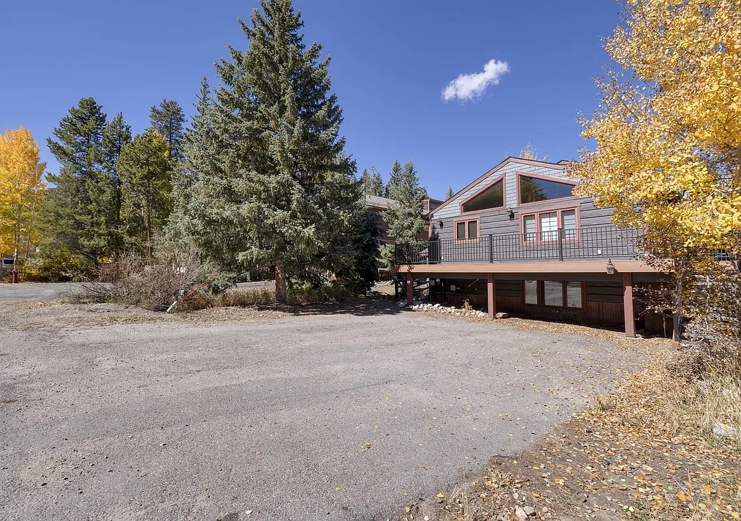 3 bed, 1634 sqft, $6,750 — Photo 3