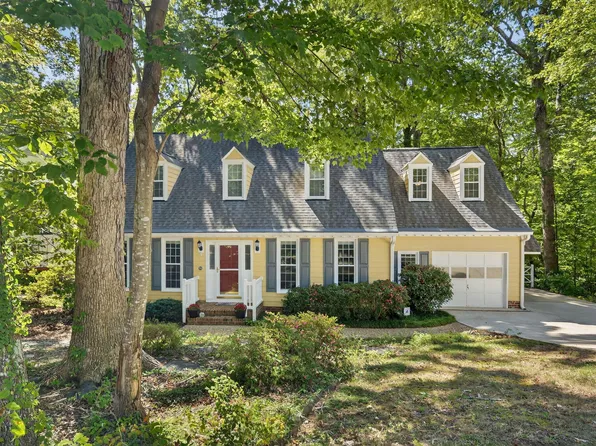 106 Greenwood Cir, Cary, NC 27511