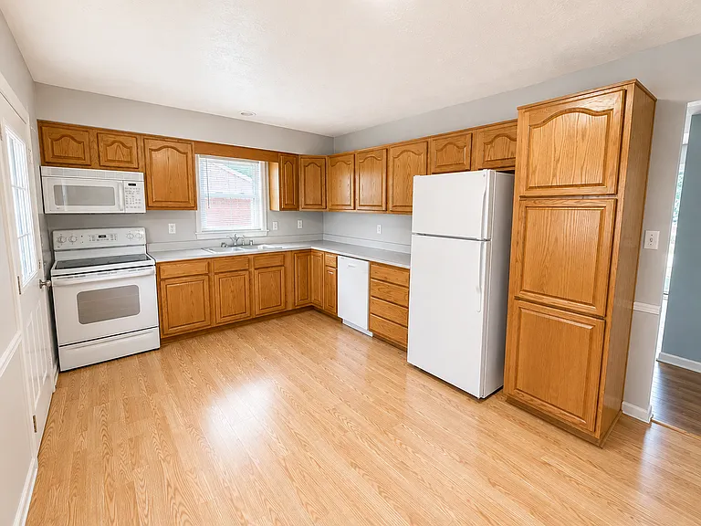 5103 Mediterranean Ct — Photo 7
