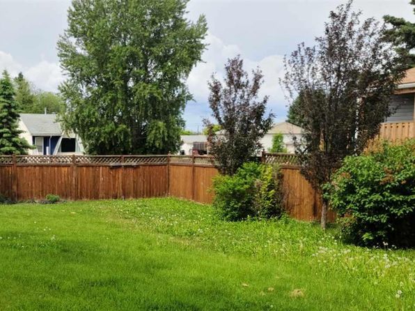 6107 51st Ave, Cold Lake, AB T9M 1T6