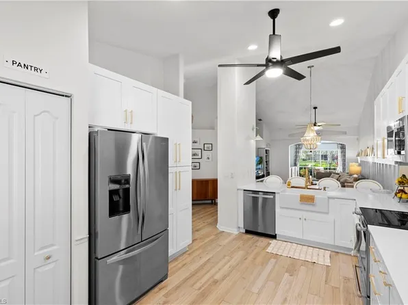 8330 Ibis Cove CIR #B242, NAPLES, FL 34119