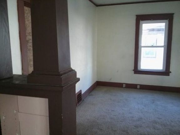 2nd image of 623 S 11th St