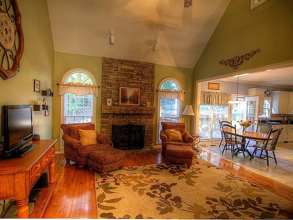 3rd image of 861 Southern Shore Dr