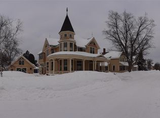 619 N 5th St, Ishpeming, MI 49849