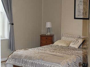 5825 Bartlett St APT 2B, Pittsburgh, PA 15217