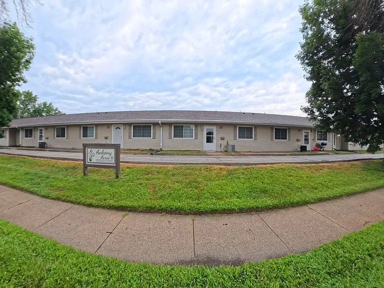 214 NW Chapel Dr #1 — Photo 8