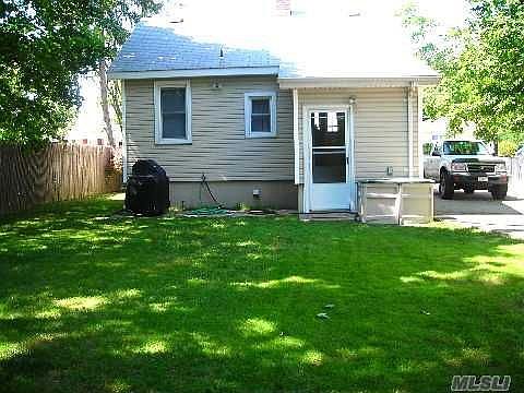 2nd image of 270 Islip Ave