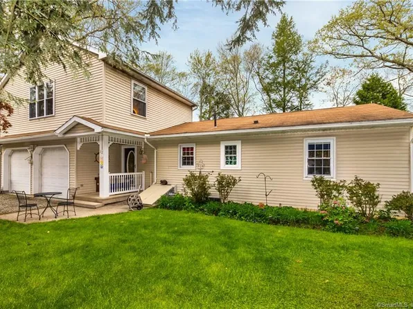 32 Rosemere Drive, Newtown, CT 06482