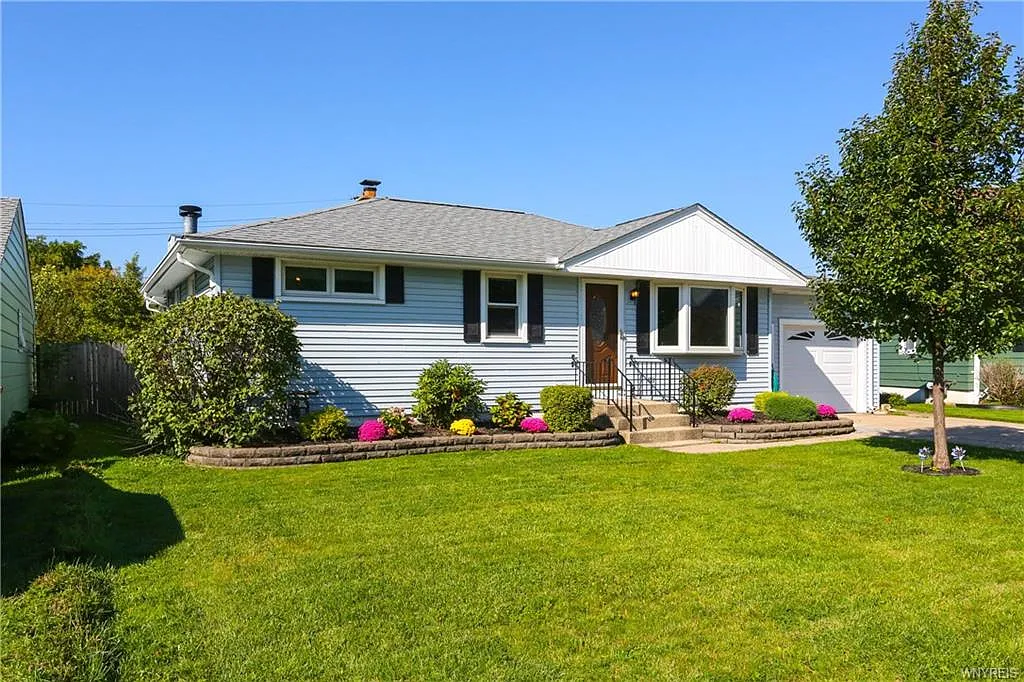 26 Queens Dr photo 1