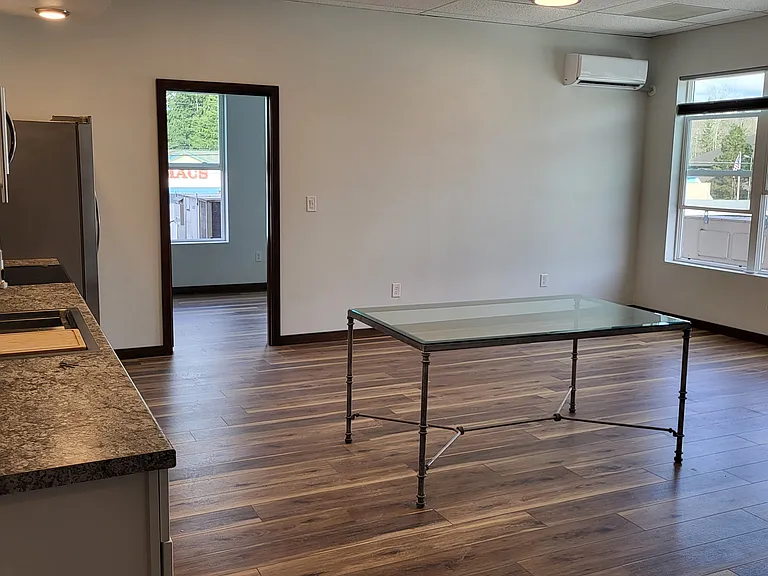 1240 E Maple St #B — Photo 2