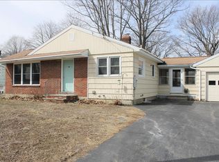 4 Memorial Dr, Biddeford, ME 04005