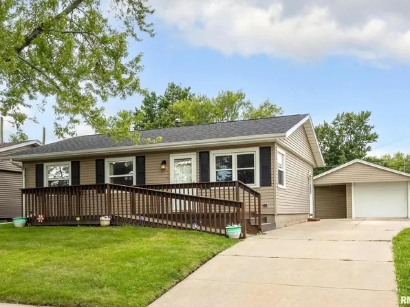 7314 Pacific St, Davenport, IA 52806