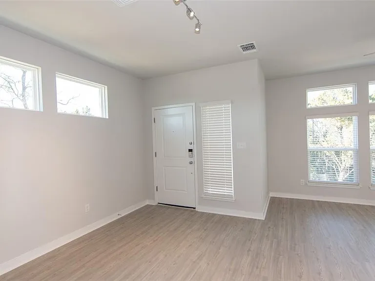 605 W South St #432 — Photo 8