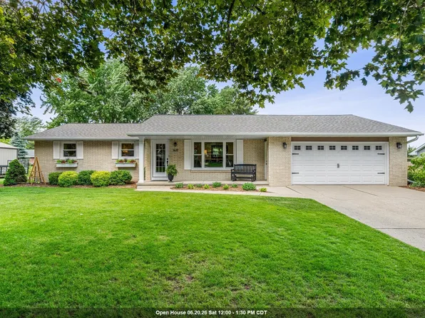 1639 Colony Dr, De Pere, WI 54115