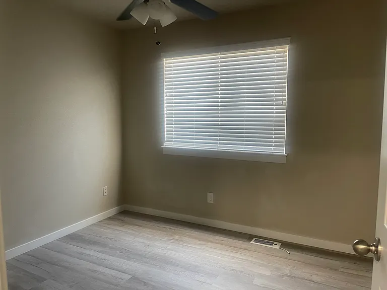 1637 Valley Oak Ct — Photo 33