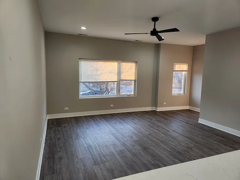 4053 S Prairie Ave #2 — Photo 2