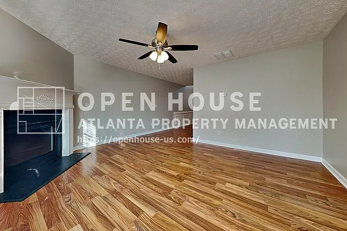 3 bed, 2.5 bath, 1670 sqft, $1,825 — Photo 3