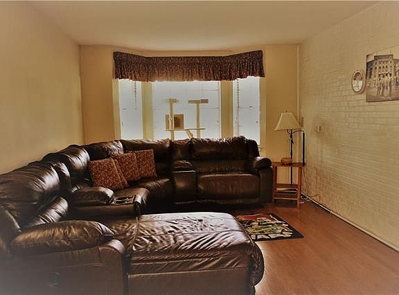 5th image of 928 Wade Dr