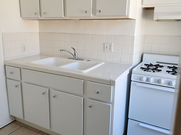 3rd image of 5209 Wilkinson Ave