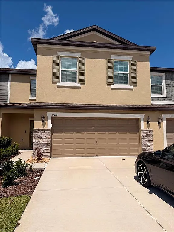 4 bed, 2.5 bath, 2466 sqft, $2,750 — Photo 1
