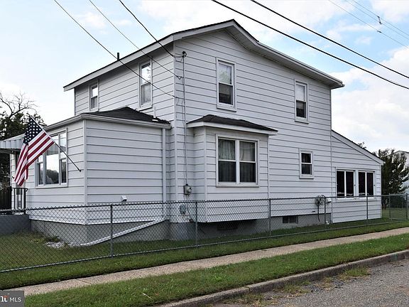 2nd image of 802 Shadeland Ave