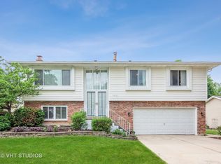 4454 Normandy Dr, Lisle, IL 60532