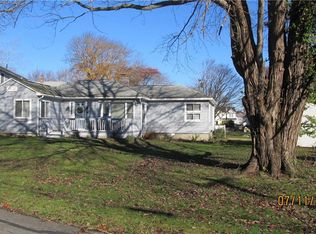 11 Bond St, Niantic, CT 06357