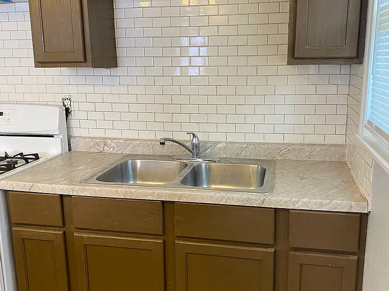 2019 Georgia St — Photo 7