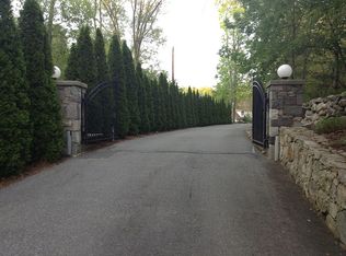 12 Summer Ct, Smithfield, RI 02917