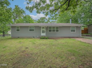 45 Tanglewood Dr, Carl Junction, MO 64834