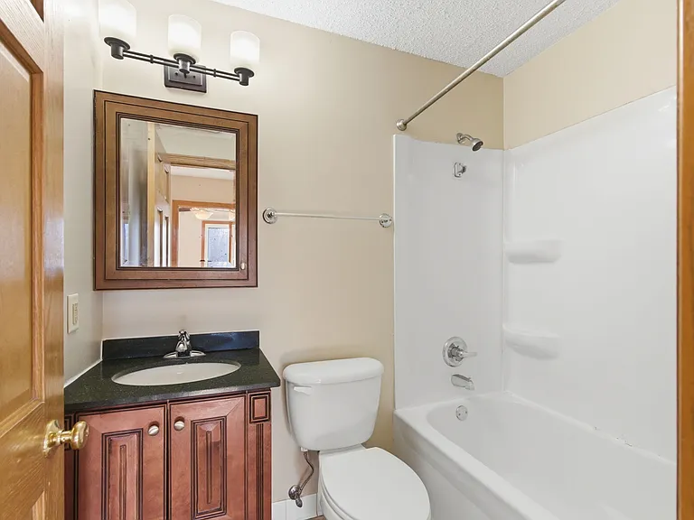 Griffin Court Apartments — Photo 12
